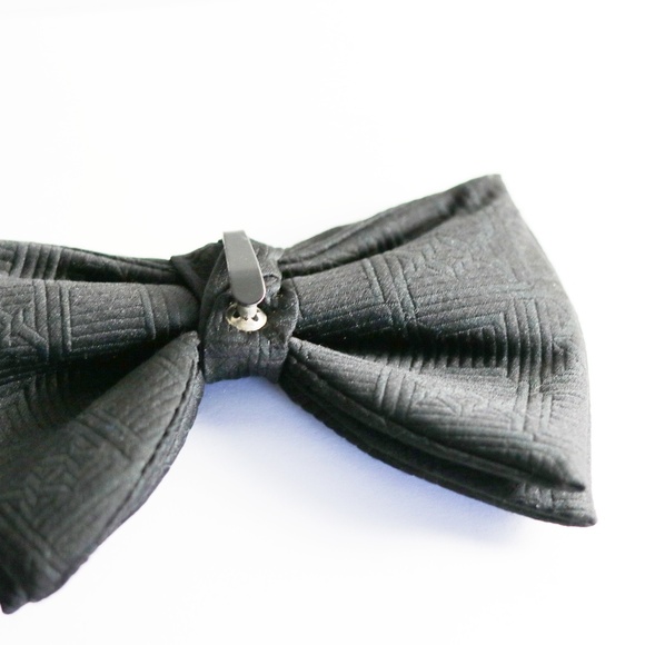 Oversized Bow Ties for Men, Pre Tied Clip on Men's Black Bowtie for Tuxedo - Picture 2 of 2